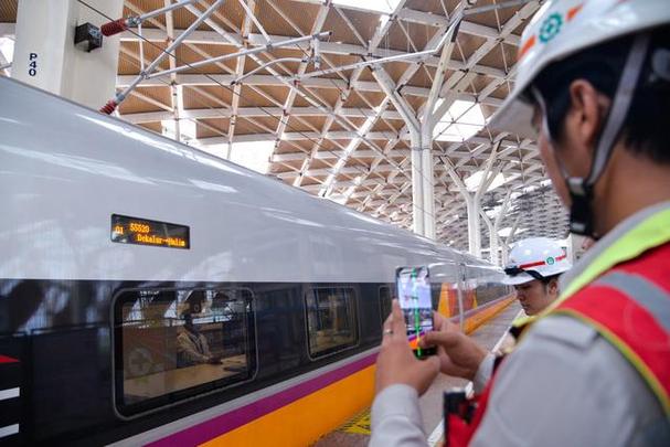 中国印尼高铁2021通车吗