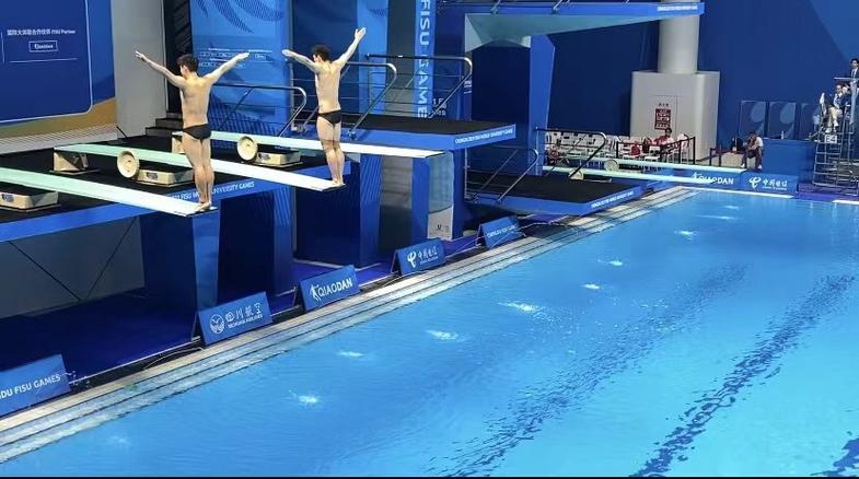 直播:跳水男子双人3米板决赛的相关图片
